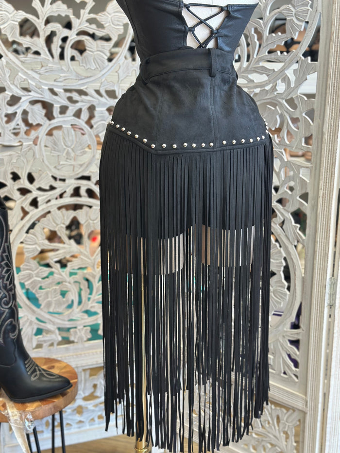 Studded Suede Fringe Skort-no stretchy pero viene a su talla