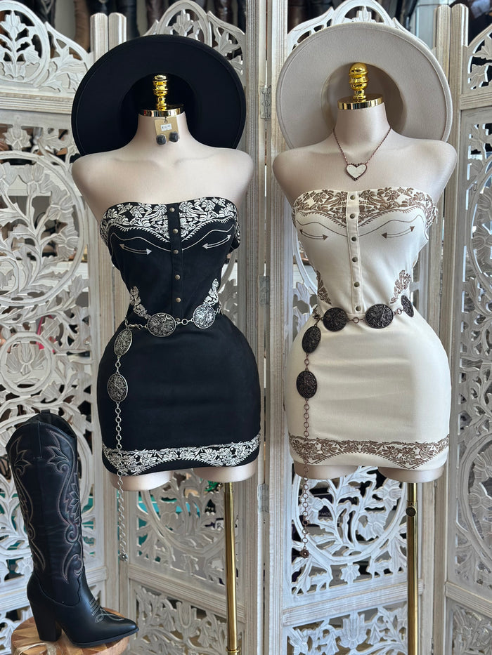 Western Embroidered Dress- Stretchy, stretches a littleEstira poco