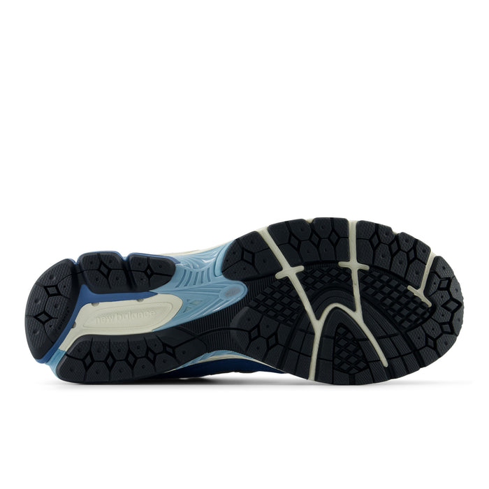 2002 N-Ergy Black Sneakers