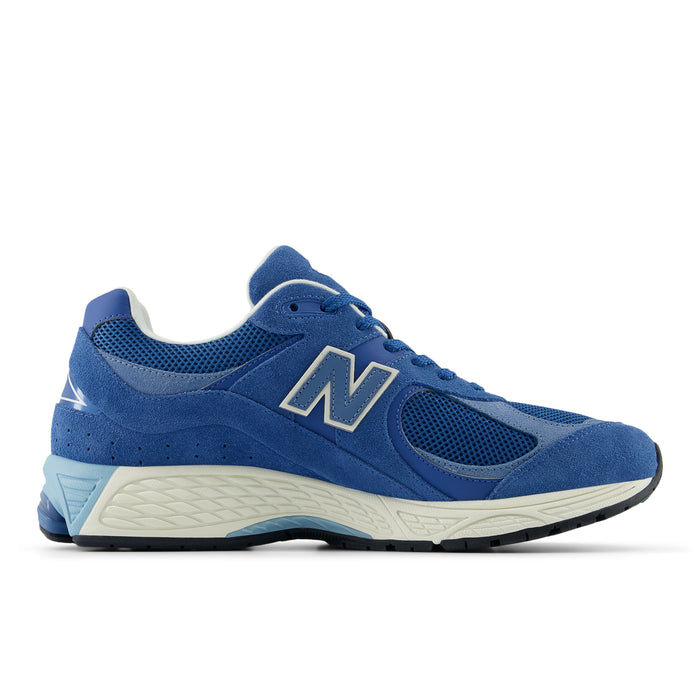 2002 N-Ergy Black Sneakers