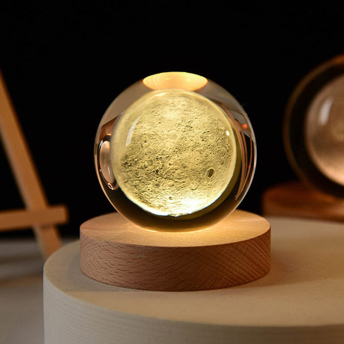 6cm/2.4in crystal ball + 7cm/2.8in warm light background / Moon