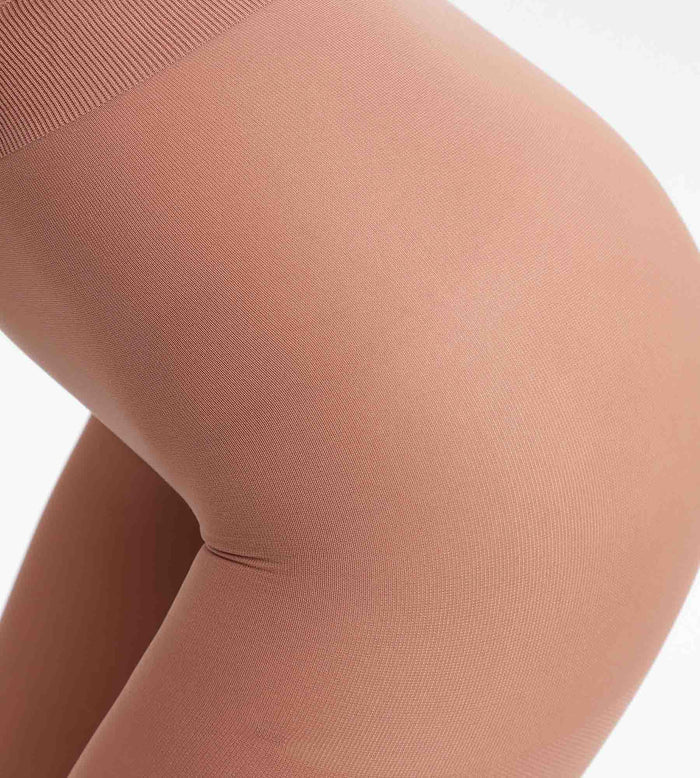 Collant opaque velouté Cognac 50D Dim