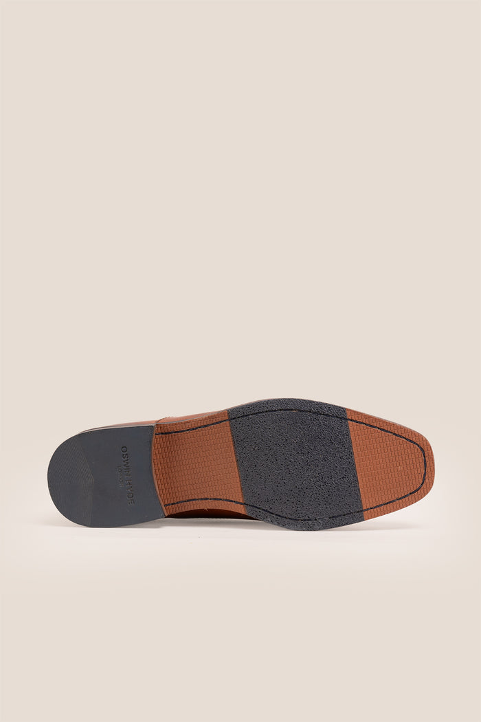 Dean Oxford shoe with five eyelets suitable for formal and casual occasions comfortable sole | Oswin Hyde