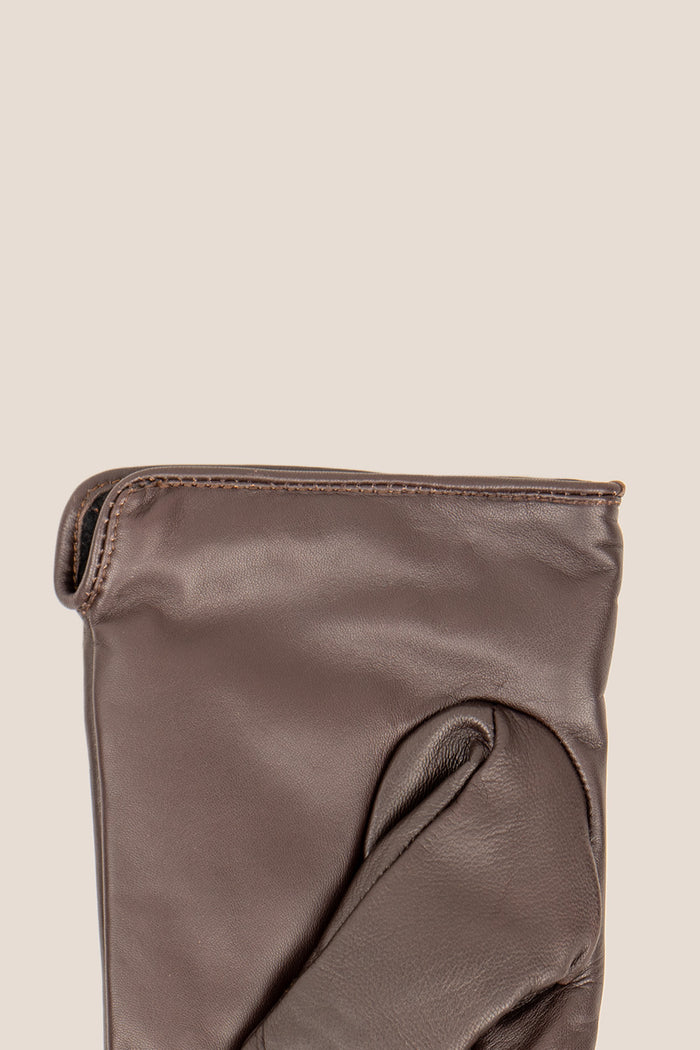 earl brown glove oswin hyde