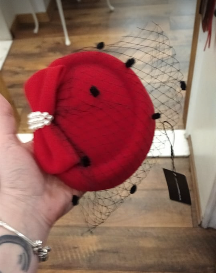Fascinator Marilyn, senf, rot oder schwarz