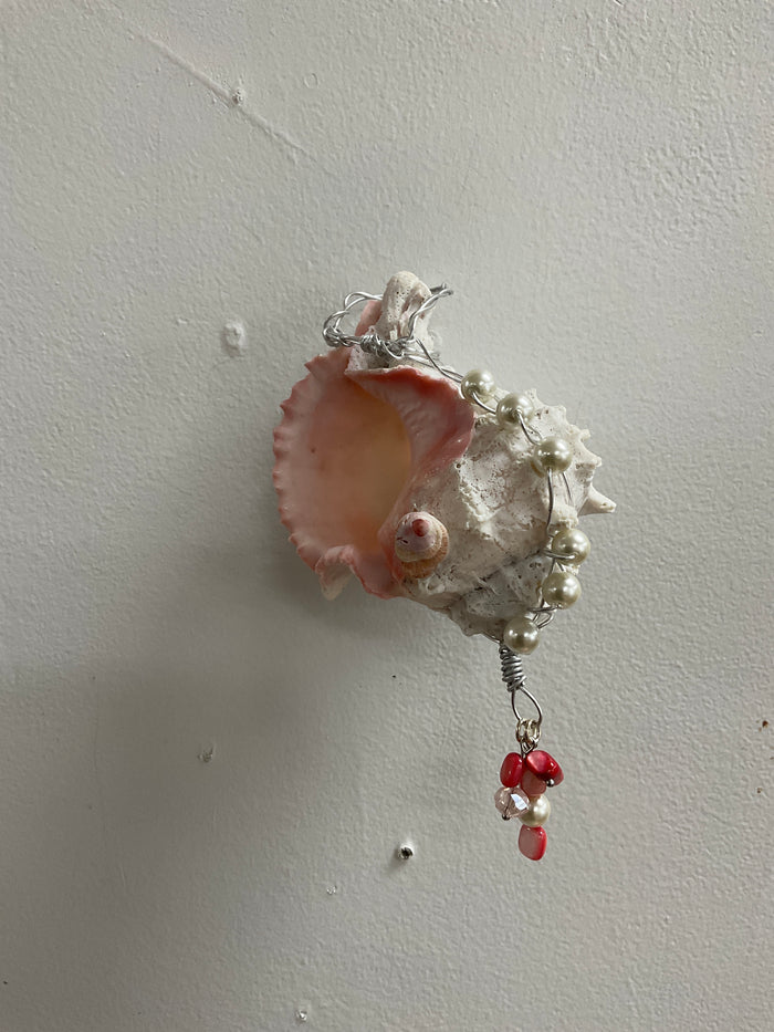 Murex w/pink & pearl beads