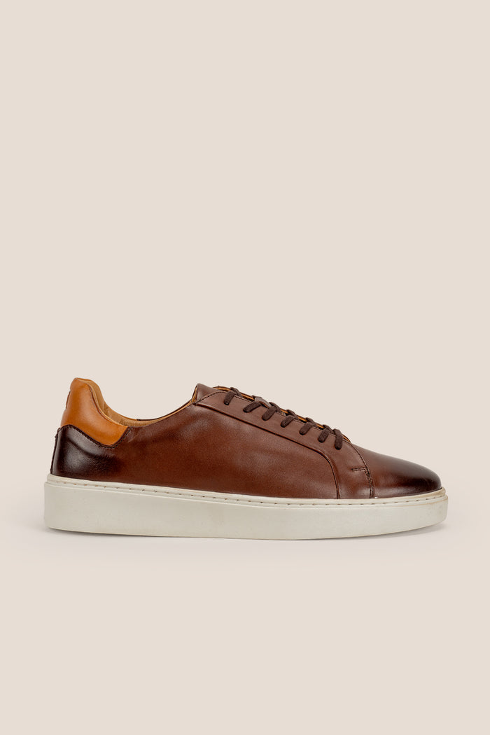 Harris Brown Derby sneakers for men crafted in premium brown leather with lace-up design and comfortable sneaker sole. Stylish men’s leather shoes for daily wear.