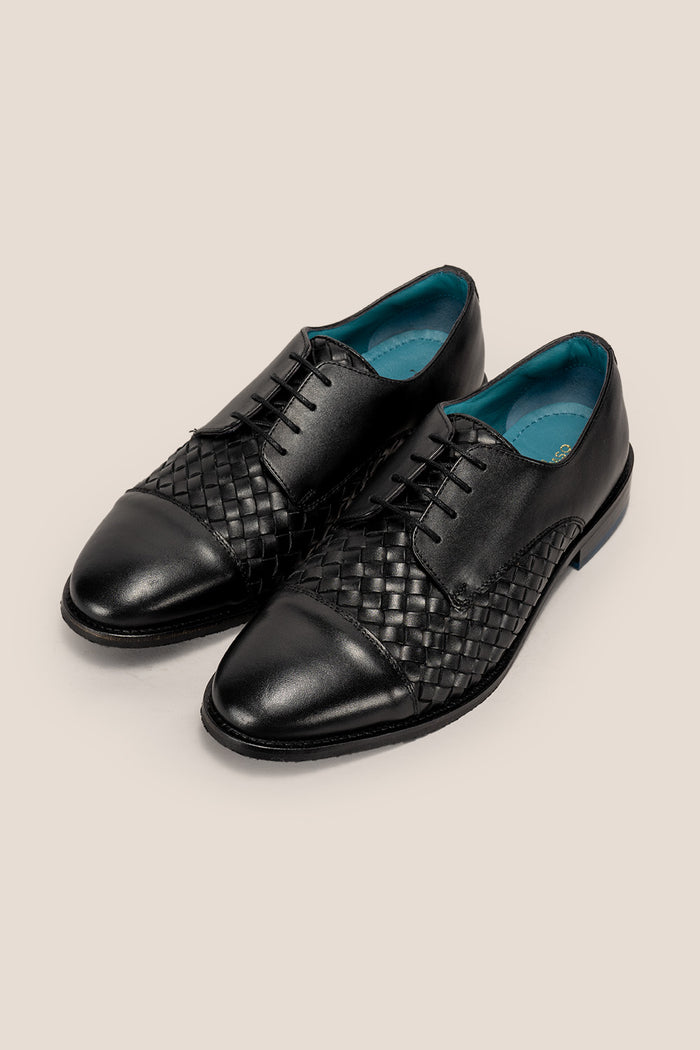 Heath black woven leather derby shoes for men by Oswin Hyde – breathable lace-up shoes with cushioned insole and refined texture for formal or smart casual wear.