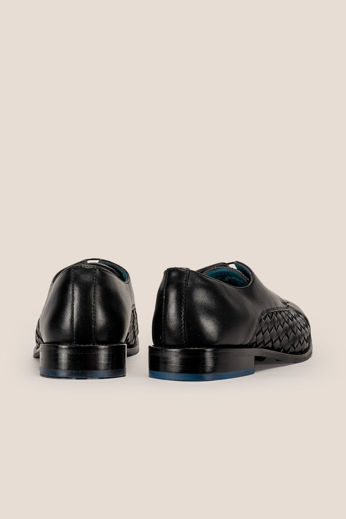 Heath black woven leather derby shoes for men by Oswin Hyde – breathable lace-up shoes with cushioned insole and refined texture for formal or smart casual wear.