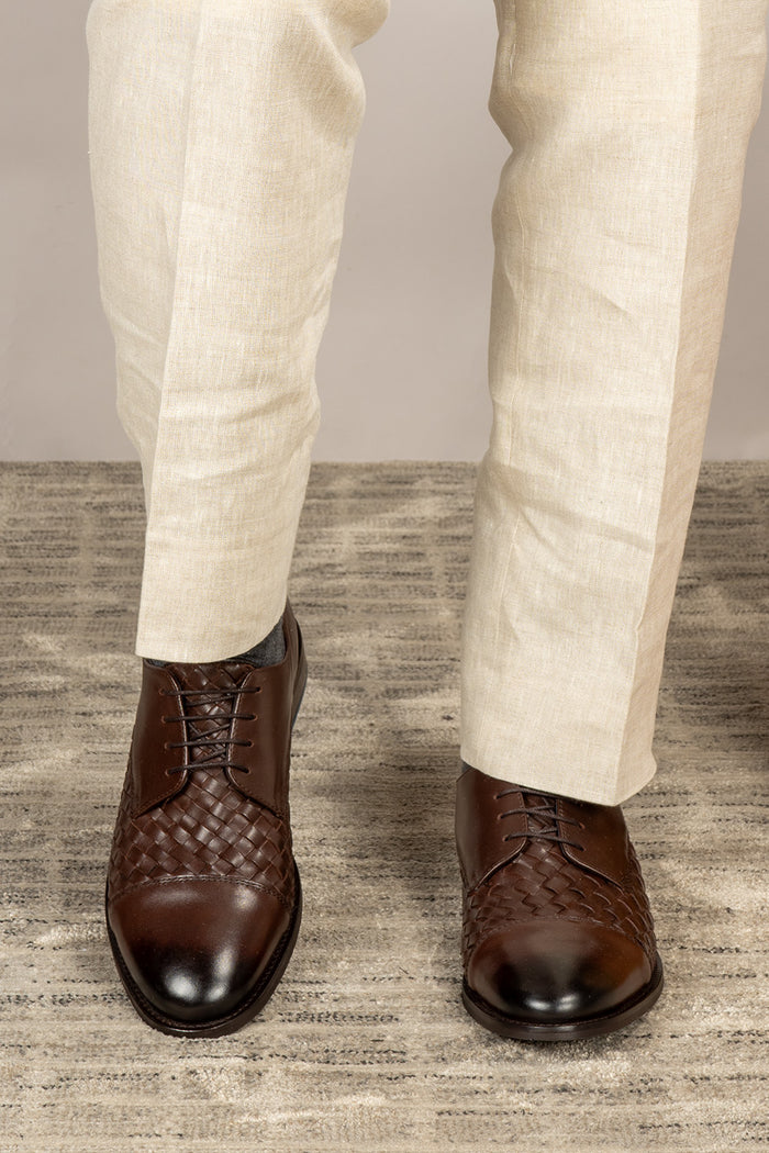 Men’s Heath brown leather woven derby lace-up shoes featuring a plain eyelet panel and capped toe, crafted from premium leather.