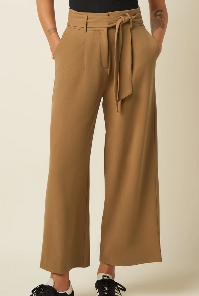 High-Waist Hose mit Bindegürtel, Ava Pants Tuillerie, Camel
