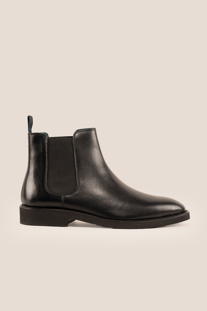 Michael Black Chelsea boots for men crafted in premium leather, designed for modern sophistication, comfort, and versatile casual or smart wear.