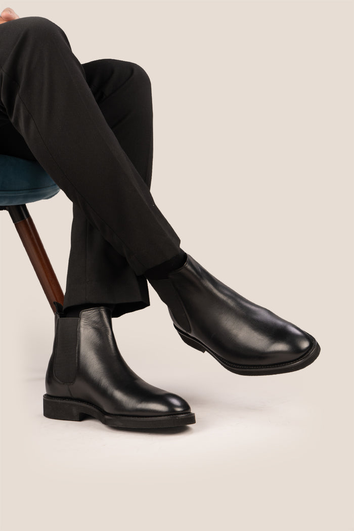 Michael Black Chelsea boots for men crafted in premium leather, designed for modern sophistication, comfort, and versatile casual or smart wear.