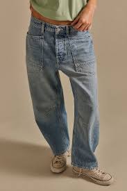 Minimalist Moxie Barrel Jean