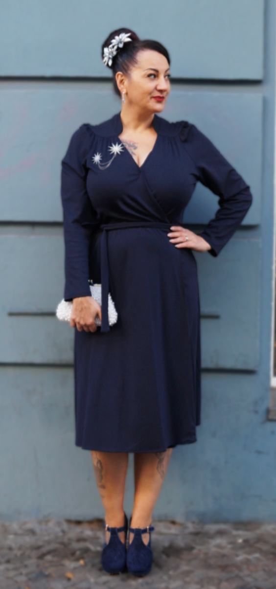 Schmeichelhaftes Wickelkleid 40´s Leaf, Navy