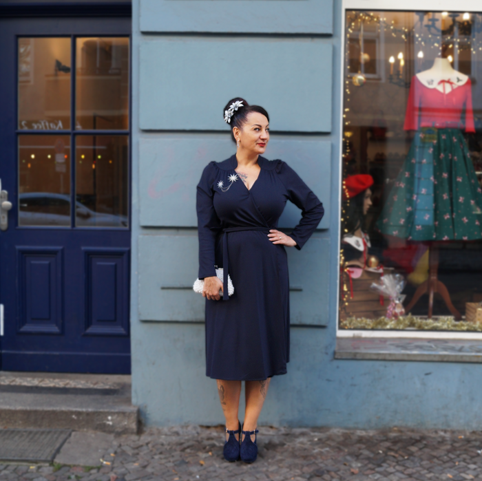 Schmeichelhaftes Wickelkleid 40´s Leaf, Navy