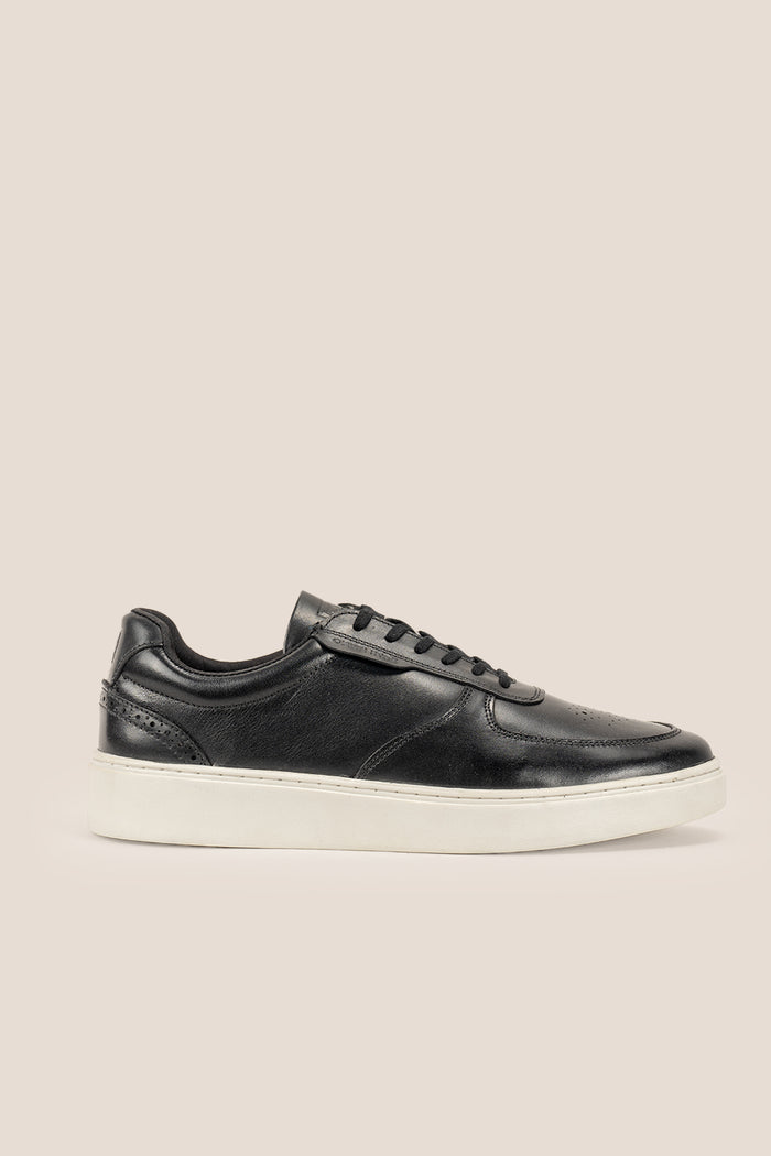 Scout black leather derby sneakers for men, blending classic derby style with sneaker comfort for everyday wear.