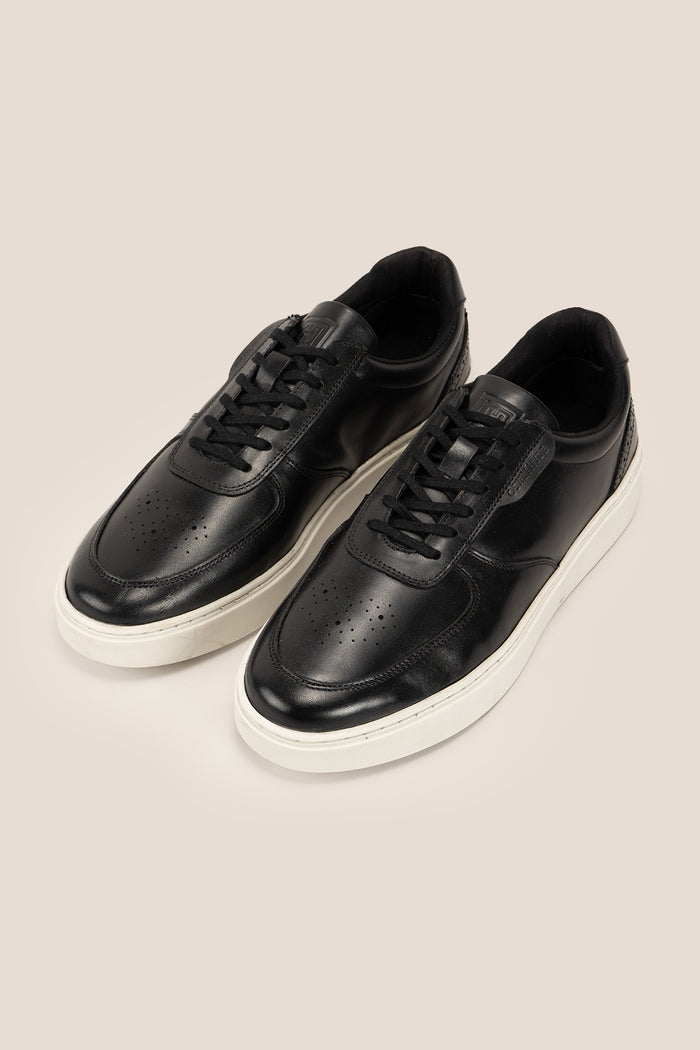 Scout black leather derby sneakers for men, blending classic derby style with sneaker comfort for everyday wear.
