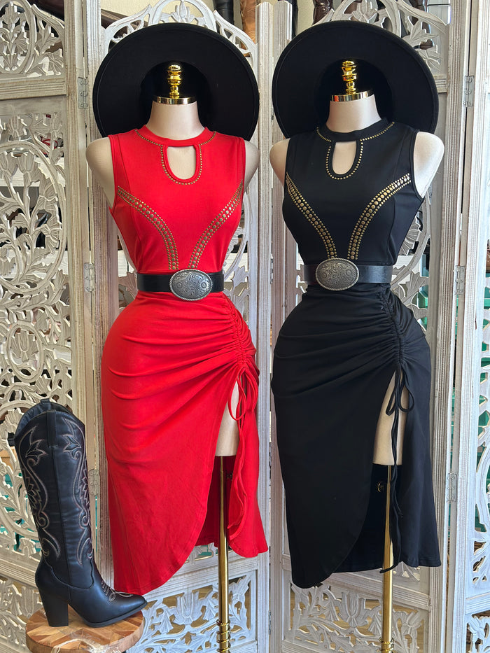 Studded Oval Neck Ruched Dress- Stretchy súper estrés