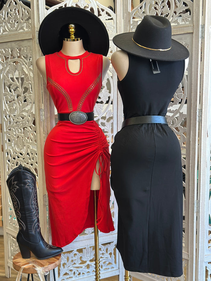 Studded Oval Neck Ruched Dress- Stretchy súper estrés