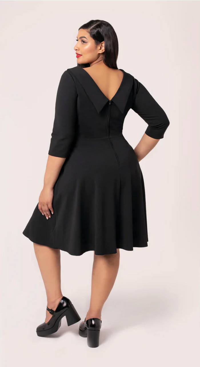 Swingkleid Lois mit raffinierte Rückansicht, Schwarz, Plus Size