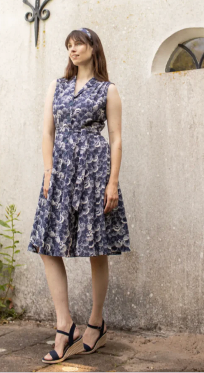 Swingkleid Nova Sea Shelly mit Muscheldruck, Marineblau