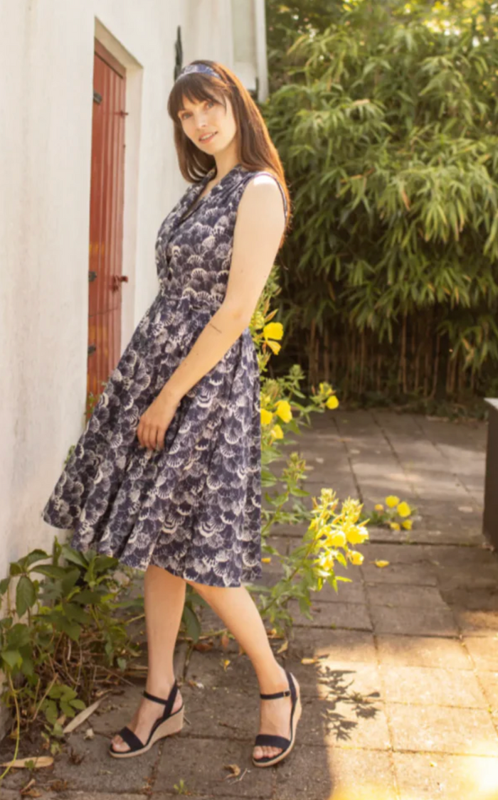 Swingkleid Nova Sea Shelly mit Muscheldruck, Marineblau