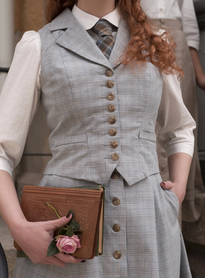 The Watchmaker’s Waistcoat, Plaid dusty blue, Plus Size