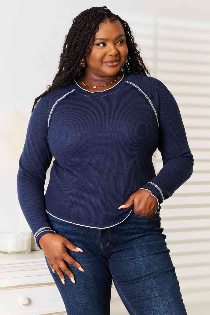 Trendy Raglan Sleeve Top with Contrasting Stitch Details
