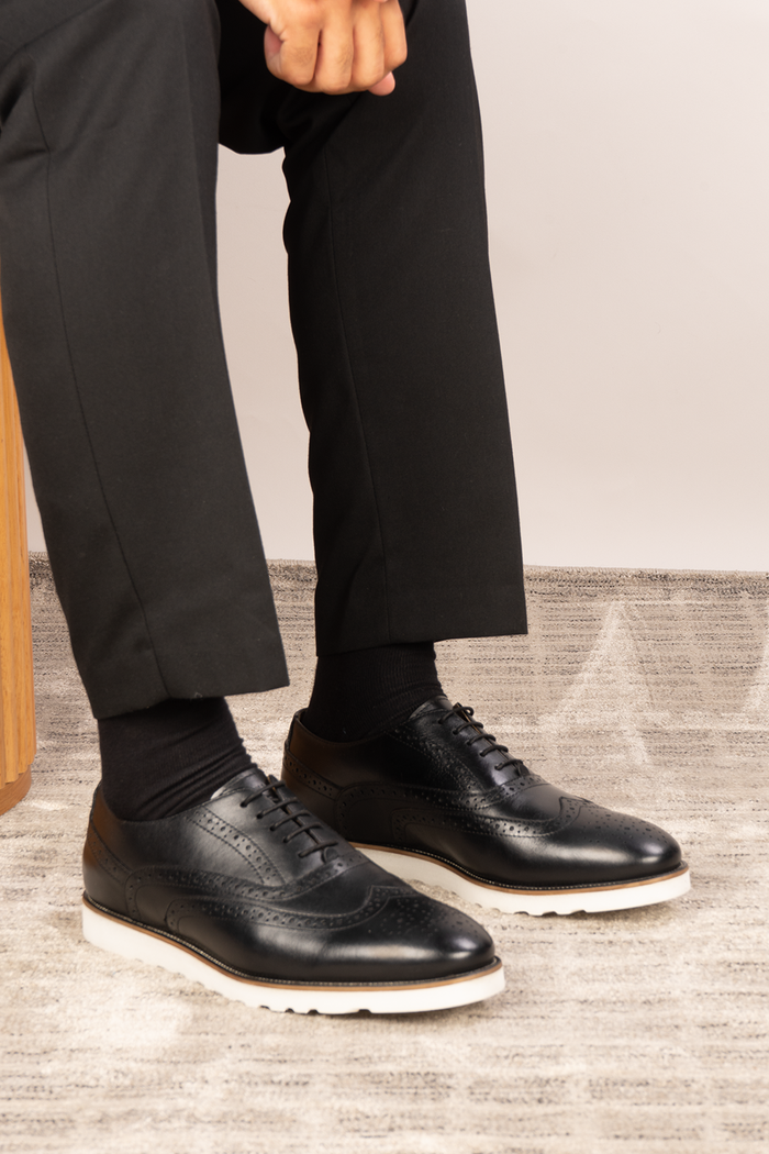 Tyler II black Oxford brogue leather shoes for men featuring detailed perforation, premium leather, and a classic formal silhouette.