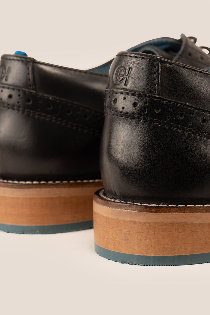 Winston Black Brogue Oxford leather shoes for men with classic perforated detailing and polished finish, ideal for formal and professional occasions.